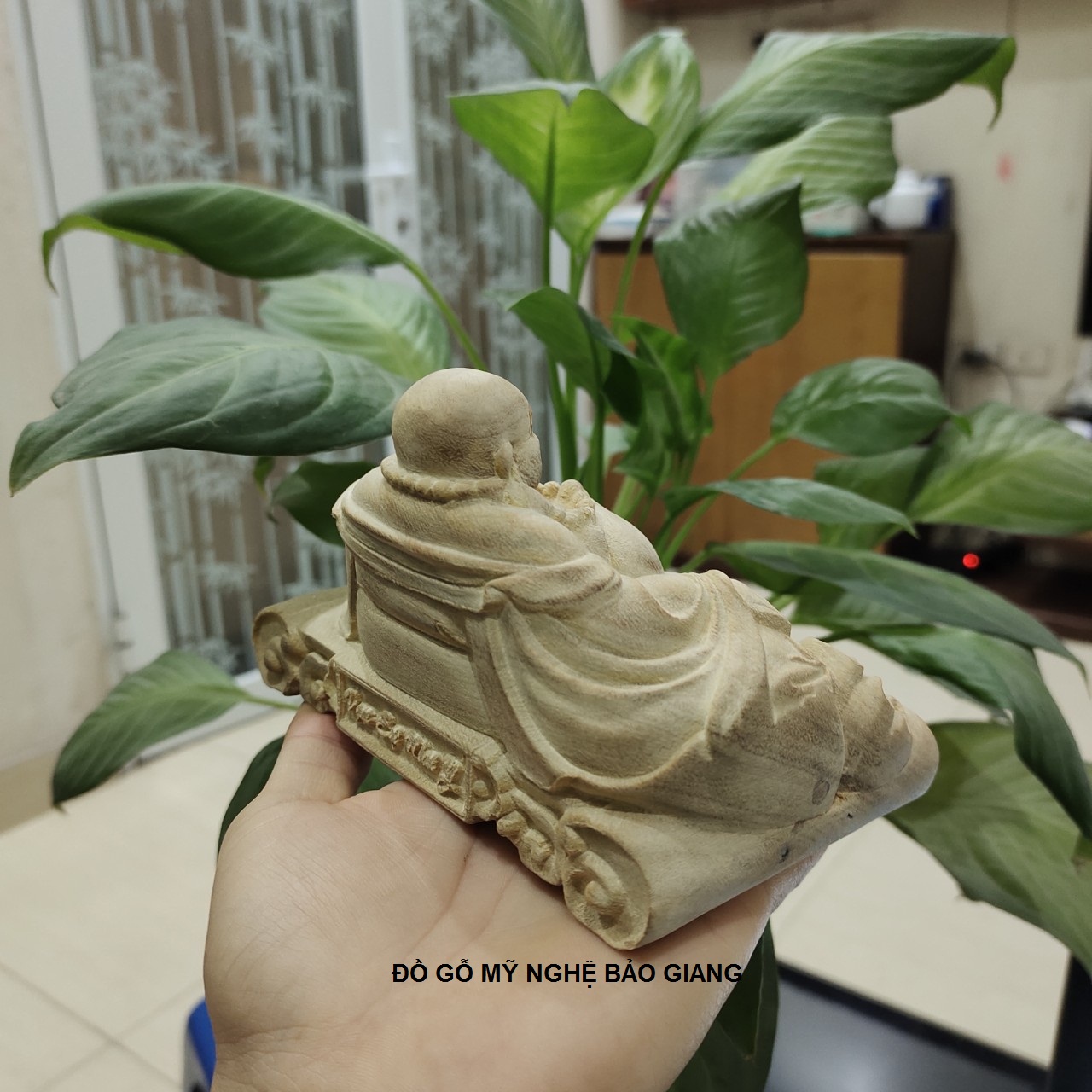 Tượng phật di lặc gỗ xá xị để mộc thơm phức