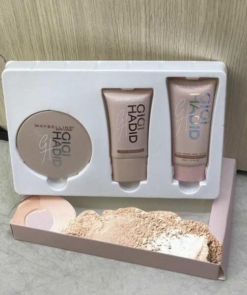 Set Kem BB và Phấn Nền Siêu Mịn Maybelline