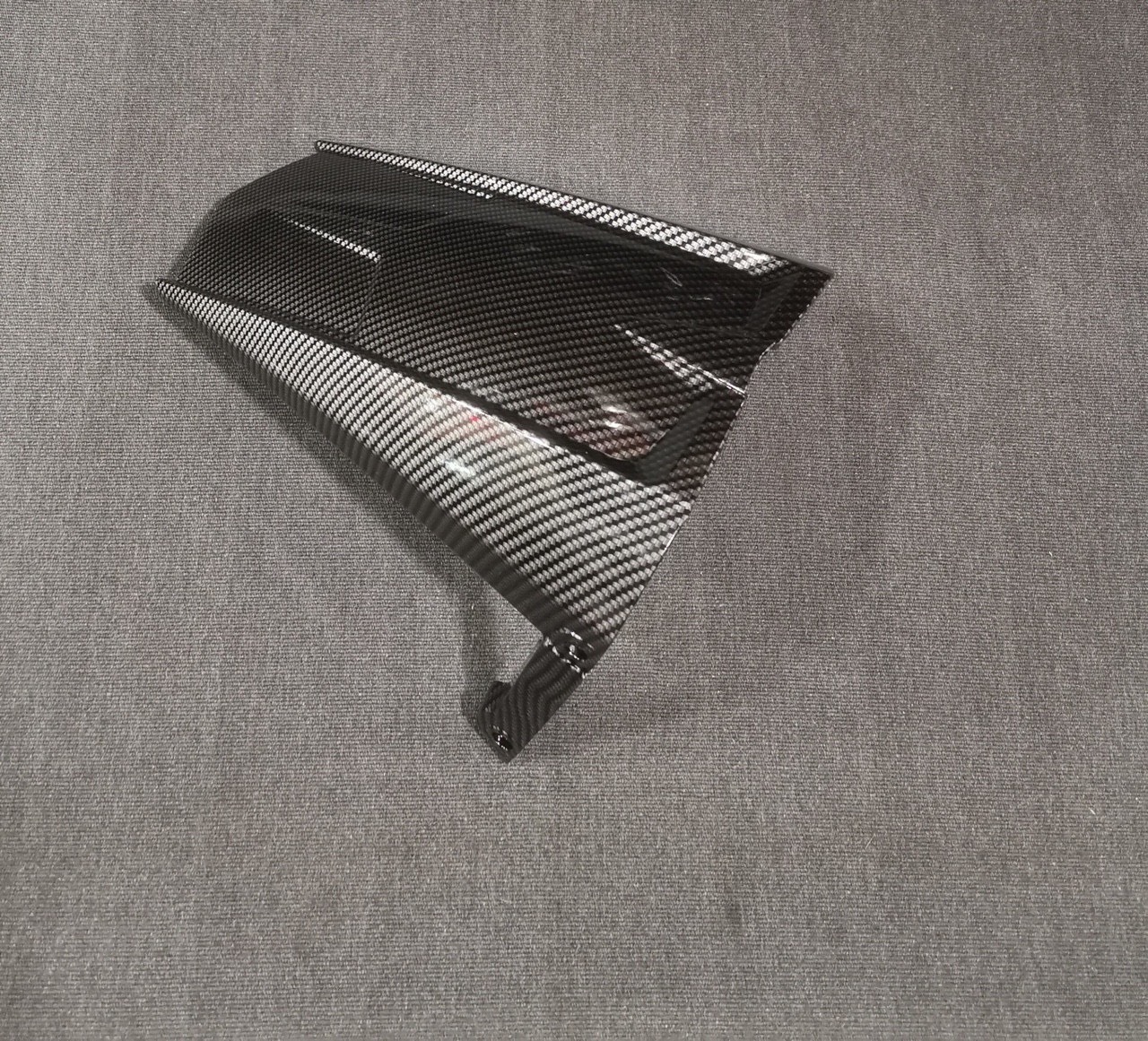 dè con chắn bùn xe R15 màu carbon