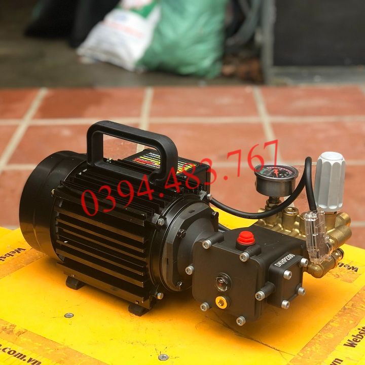 Máy Rửa Xe 2300W Dekton DKHP2300