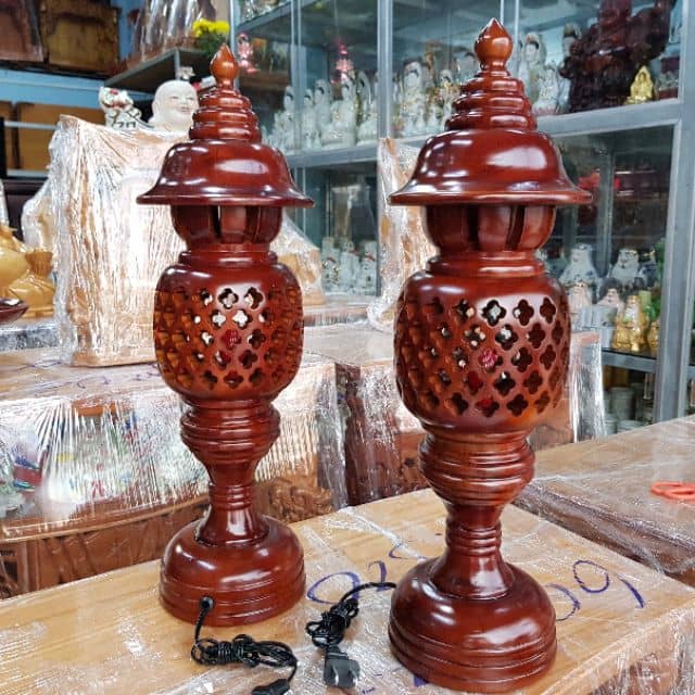 Cặp đèn thờ tổ ong gỗ xà cừ chạm tổ ong cao 36cm