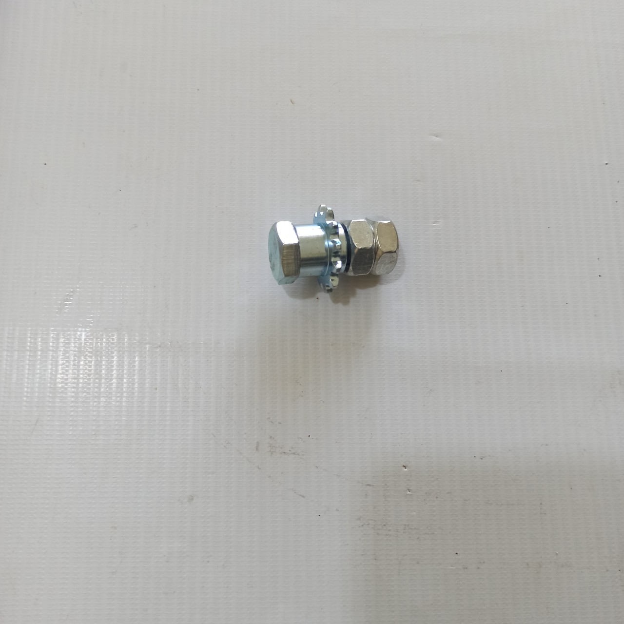 Ốc dẫn hướng chế máy quay tự động