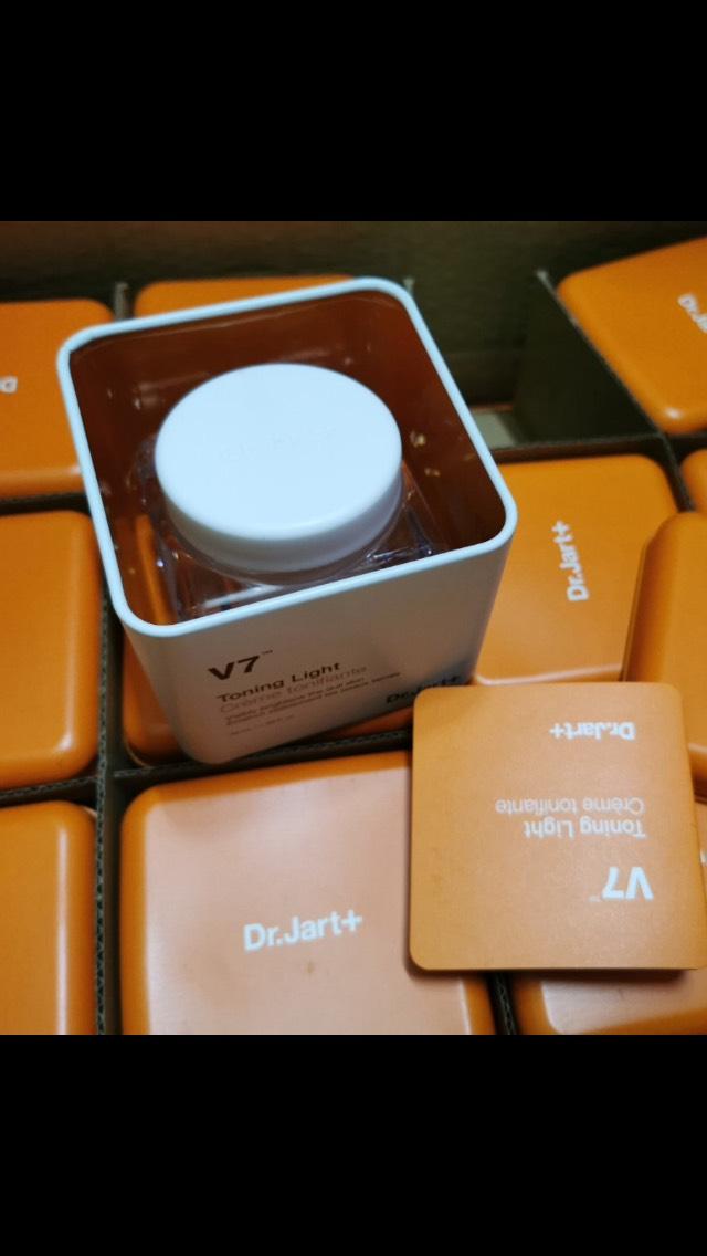 [Deal sốc] Kem Dưỡng Da V7 Toning Light Dr Jart Data 2022