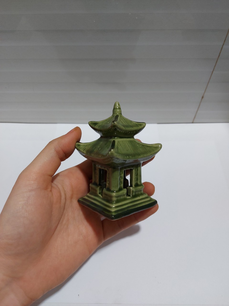 Phụ kiện trang trí bể cá: mẫu nhà vuông