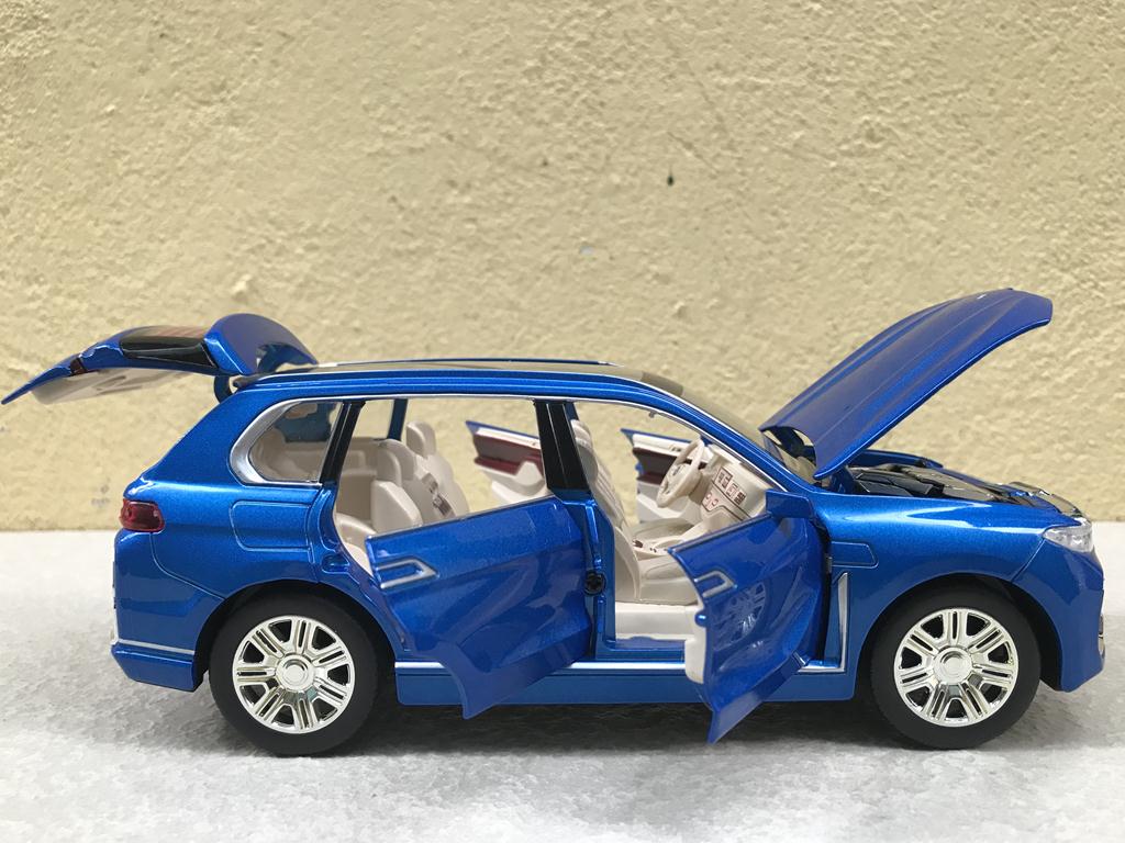 [HCM]Mô hình xe ô tô BMW X7 1:24