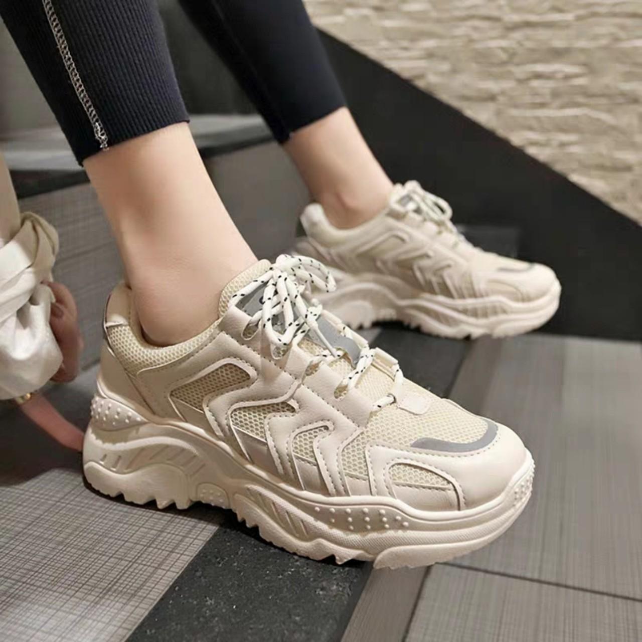 Giảm Giá Giày Nữ🏀 Shop Phạm Gia🏀 Giày Thể Thao Nữ Fashion Đế Răng Cưa  From Cứng - Beecost