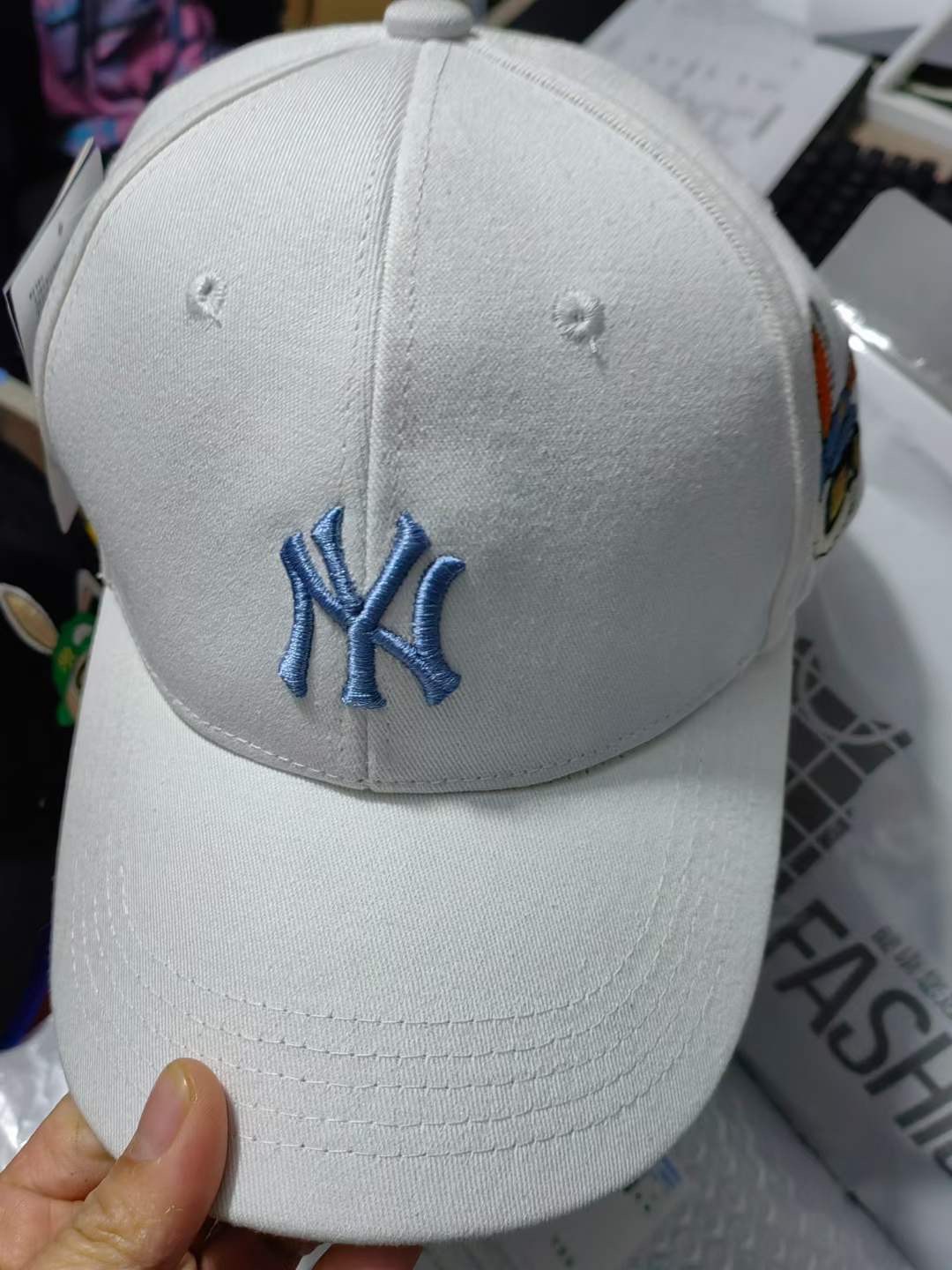 Mũ Lưỡi Trai MLB Logo Thêu Họa Tiết Thỏ