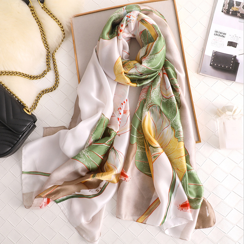 Khăn choàng lụa hot trend size 90x180