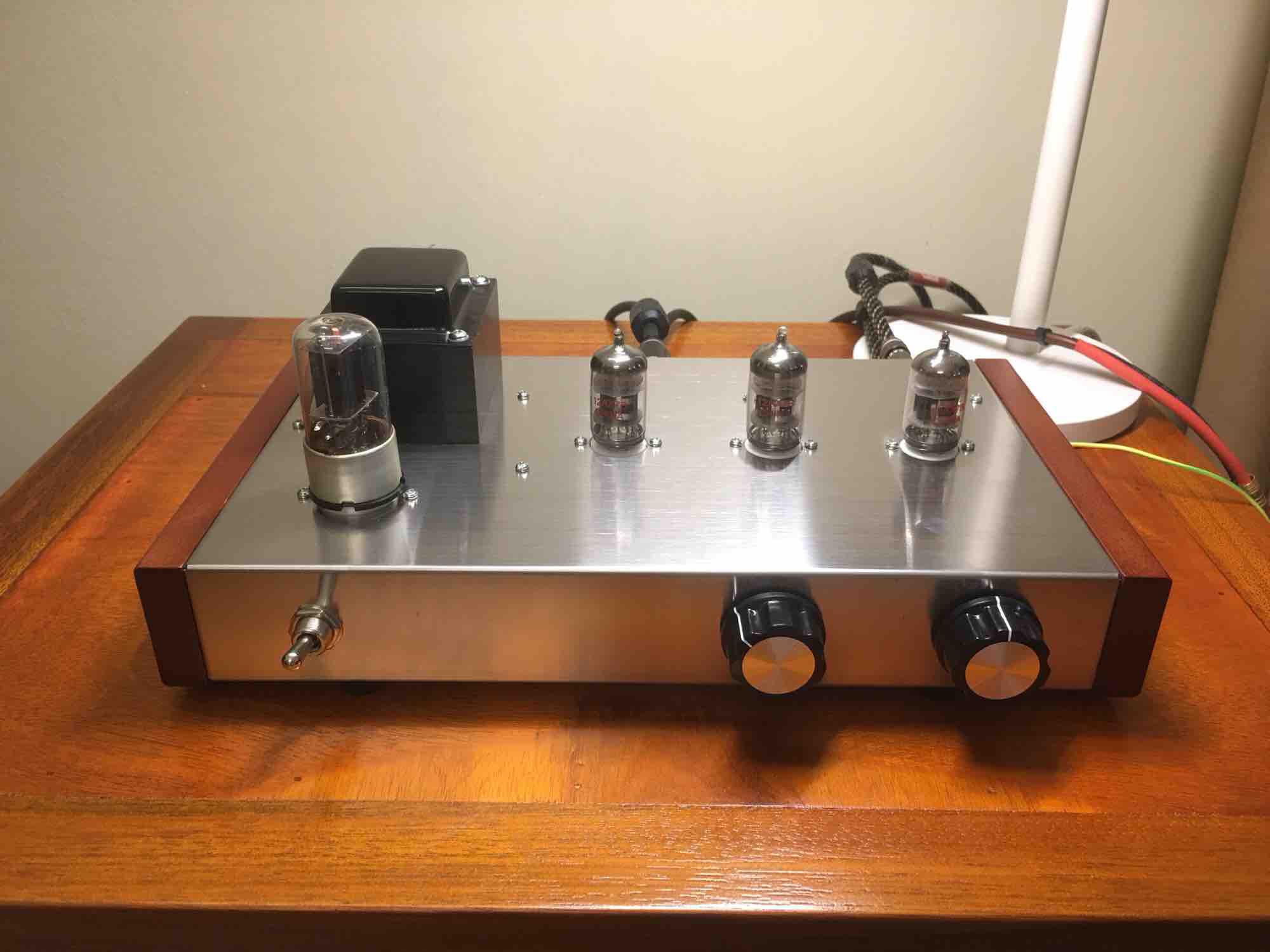 Pre-amp đèn phiên bản cổ điển ONE M7 12ax7