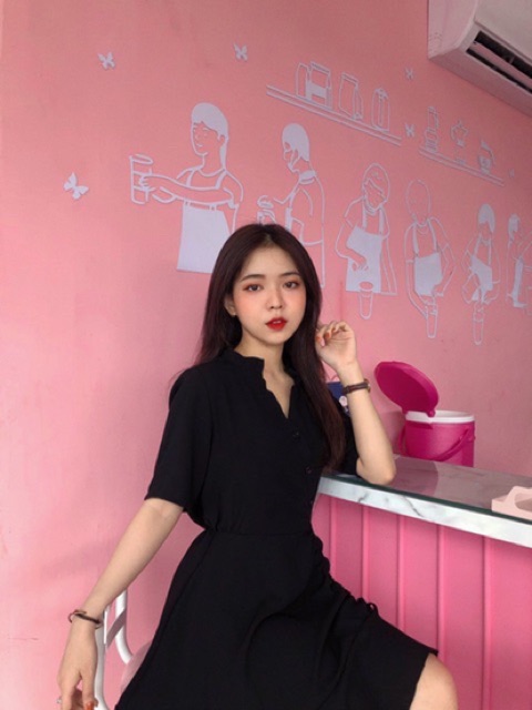 (Sale)ĐẦM ĐEN NÚT RÚT DÂY CỔ TRỤ