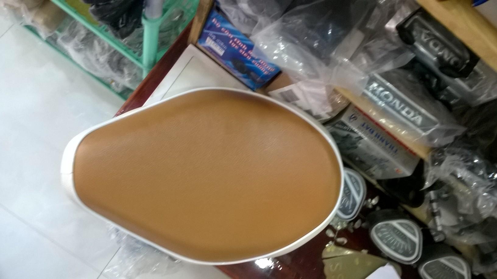 trọn bộ yên trước + nệm sau cho xe cub lùn -màu bò kem