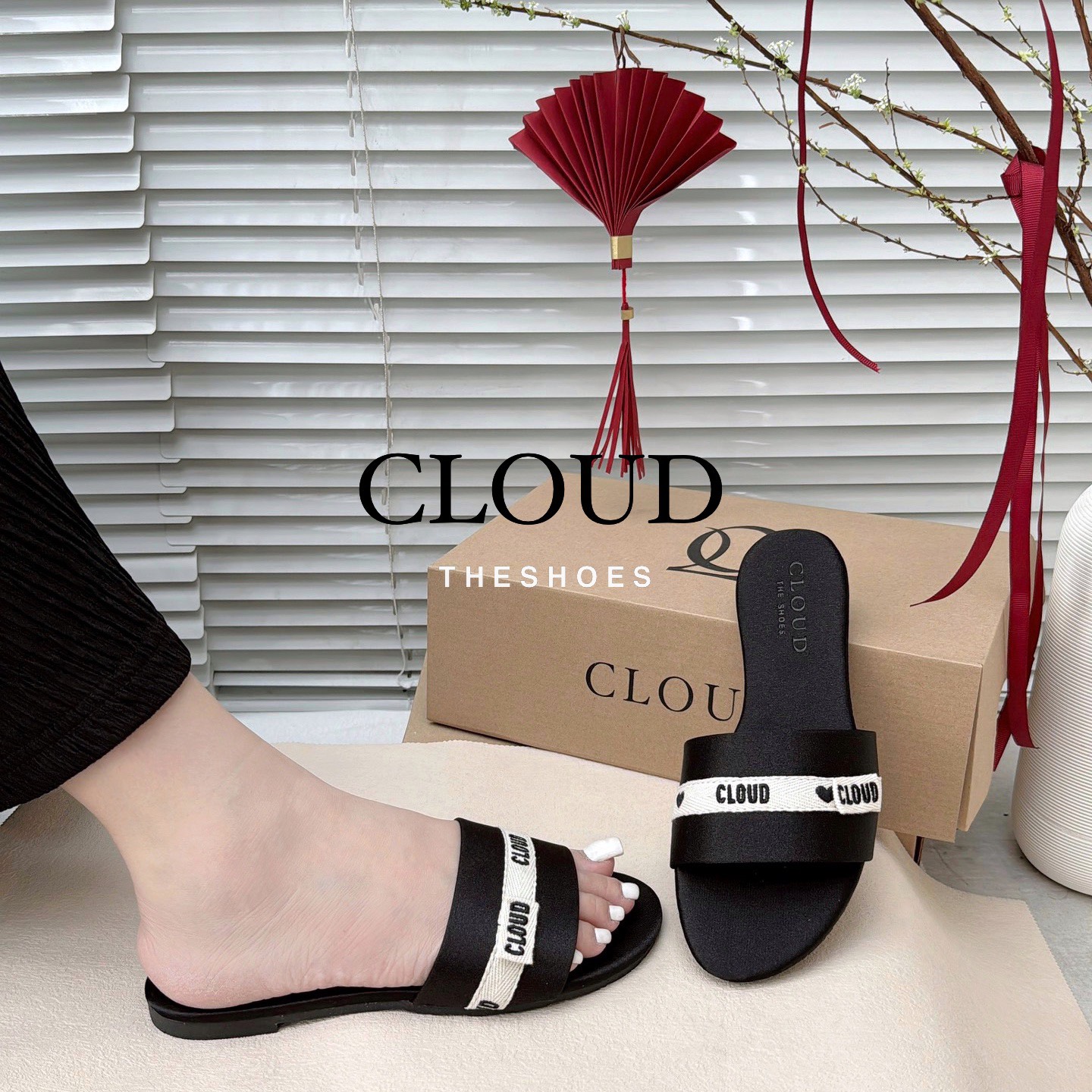 Dép bệt nữ mũi tròn chữ Cloud tim quai ruy băng Cloud The Shoes