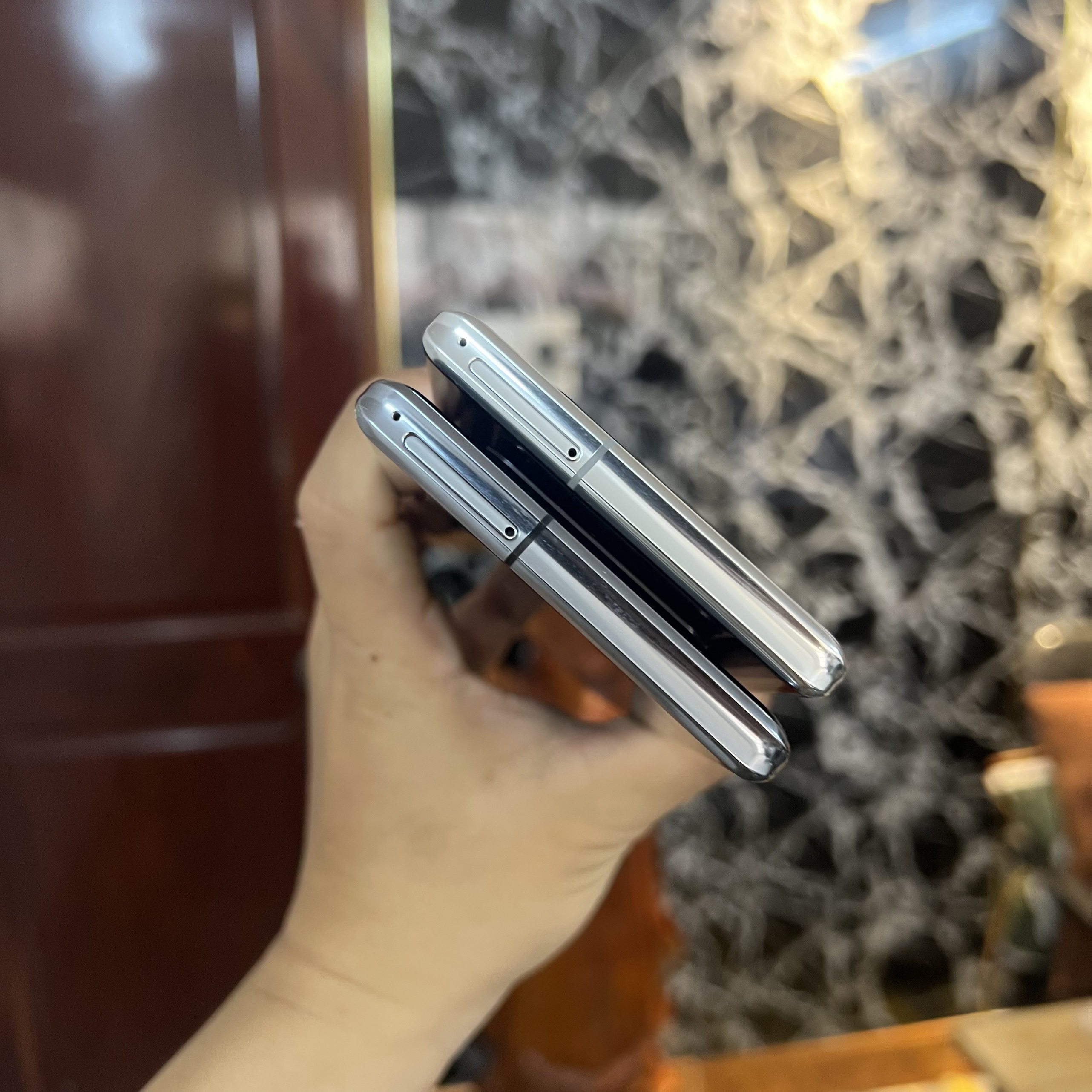 Điện thoại Sharp R6 Nhật Ram 12/128 Snap 888 Zin Đẹp