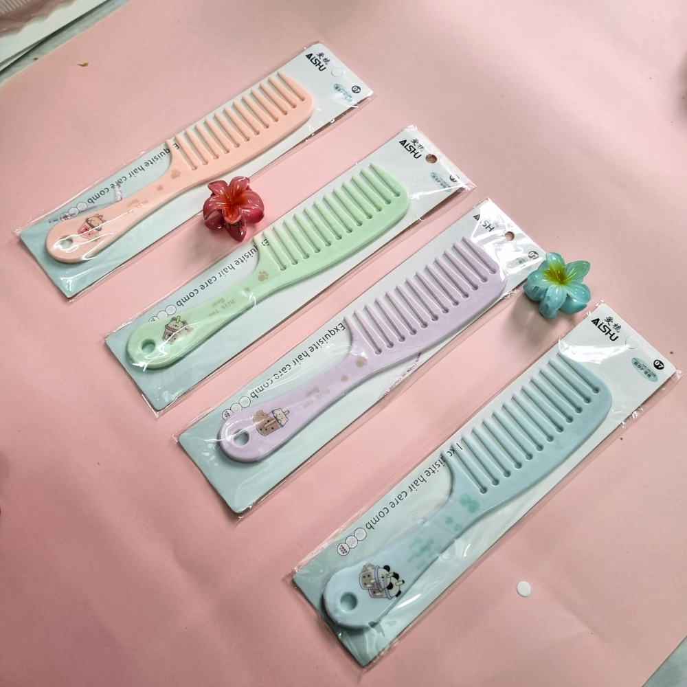Wide-Tooth Comb - Specialized in Combing Curly and Tangled Hair