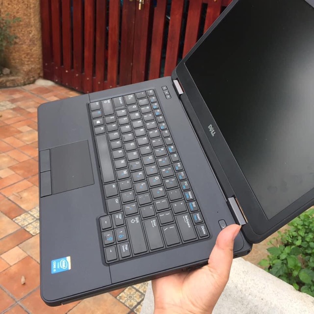 Laptop các hãng core i3, giá siêu tốt