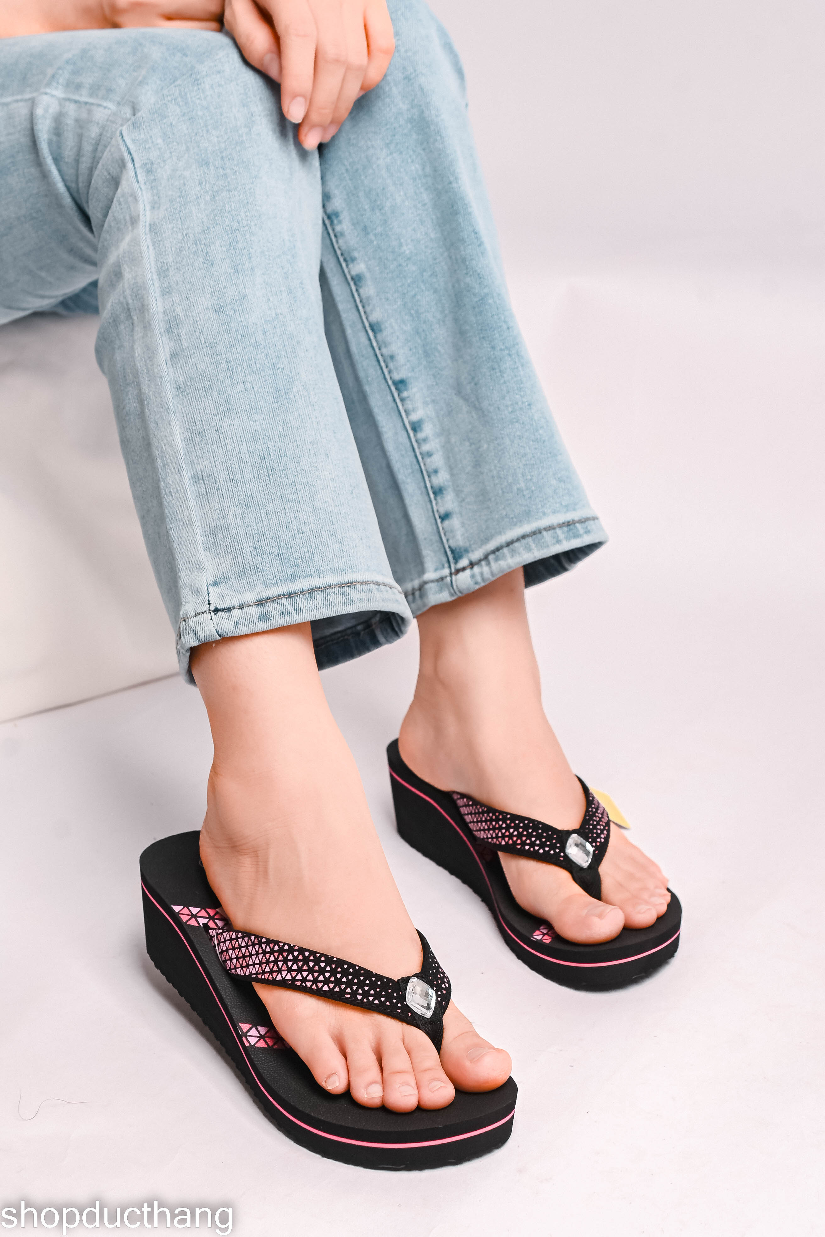 Dép quai kẹp xốp Bitis nữ đế 5cm