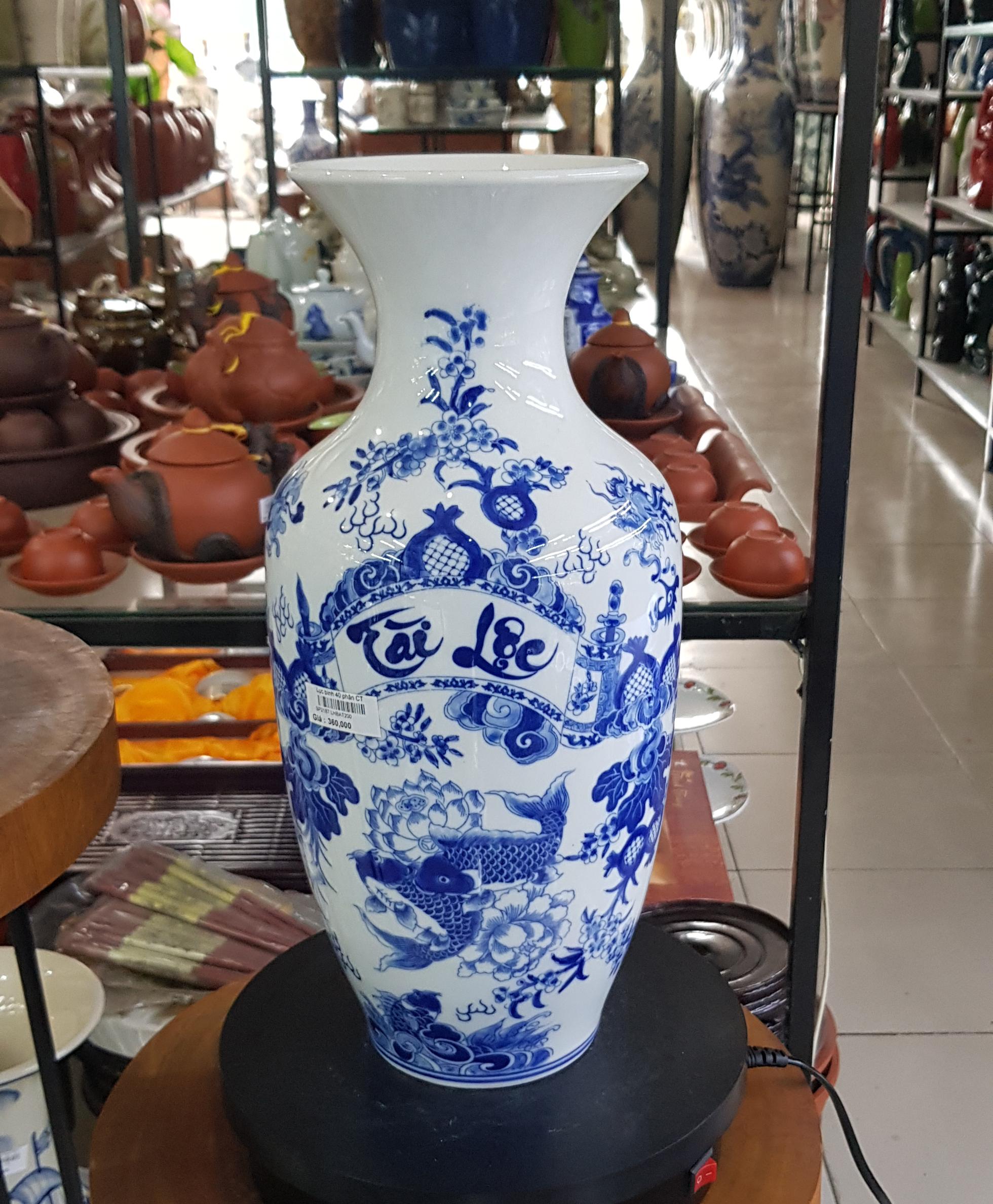 Lọ cắm hoa trên bàn thờ gia tiên, thờ phật, thờ cúng men xanh truyền thống gốm sứ bát tràng