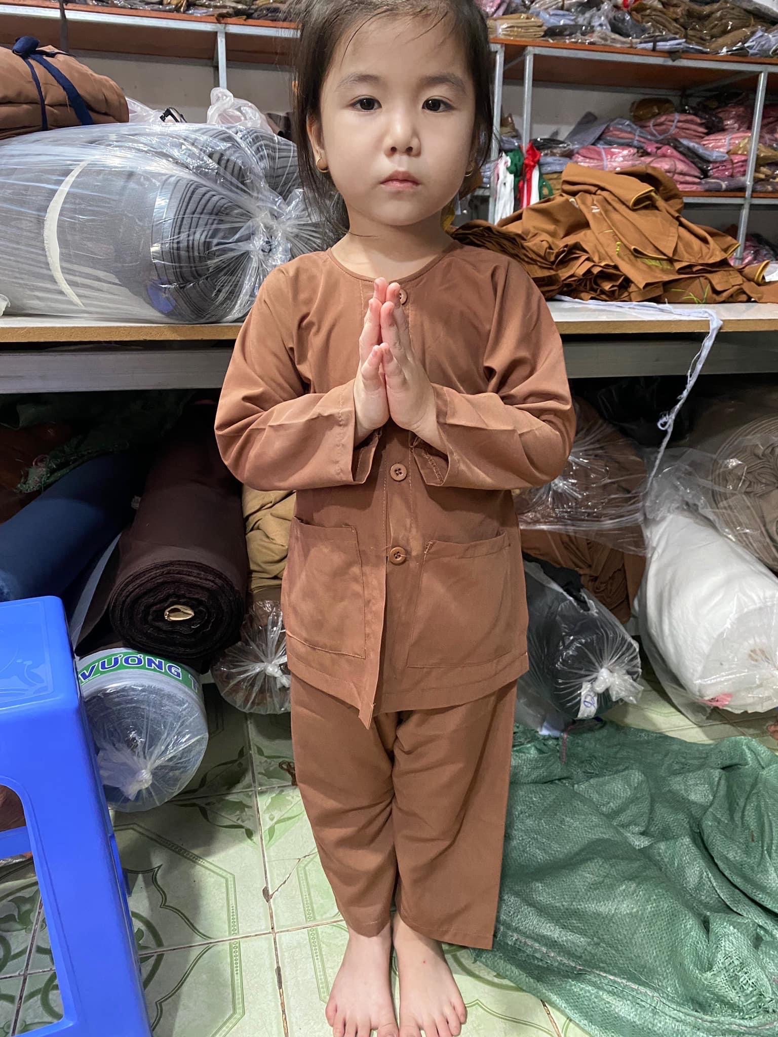ĐỒ LAM ĐI CHÙA- BÀ BA MIỆT VƯỜN