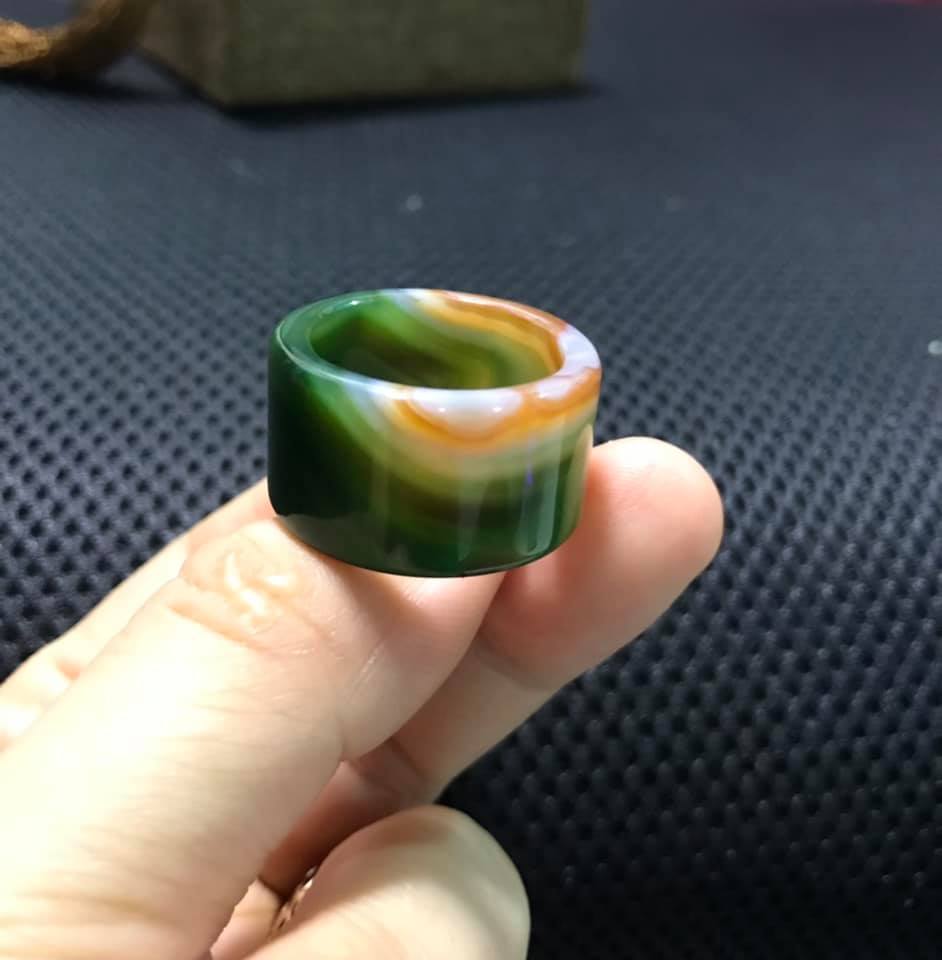 NHẪN CÀN LONG ĐÁ MÃ NÃO XANH