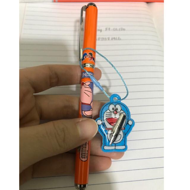 BÚT MÁY FT02 DOREMON TẶNG KÈM NGÒI