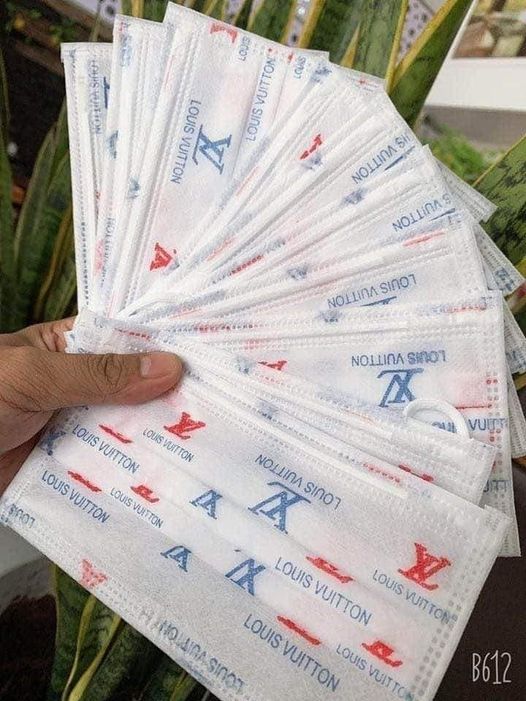 Khẩu trang y tế 4 lớp họa tiết y hình người lớn và em bé
