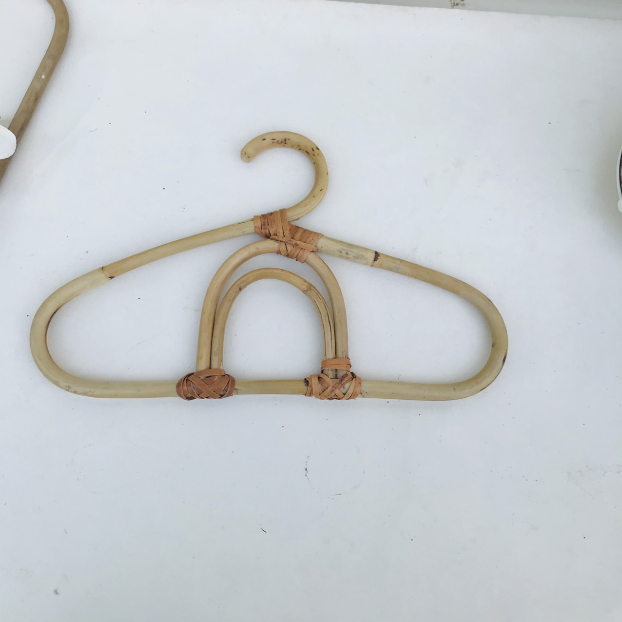 HANDMADE  VINATGE BOHO Móc áo mây dành cho trẻ em - Rattan Hanger - Kid size - Hình mây - Rộng 30 cm, cao 20 cm - Cách điệu hình đám mây siêu xinh xắn