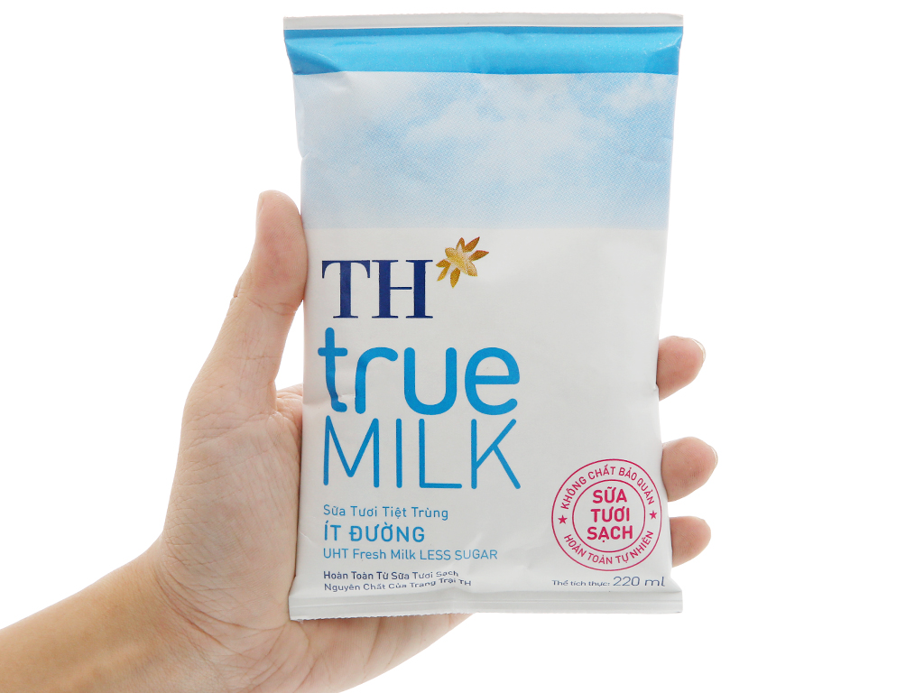 Sữa tiệt trùng TH True Milk 220ml ít đường