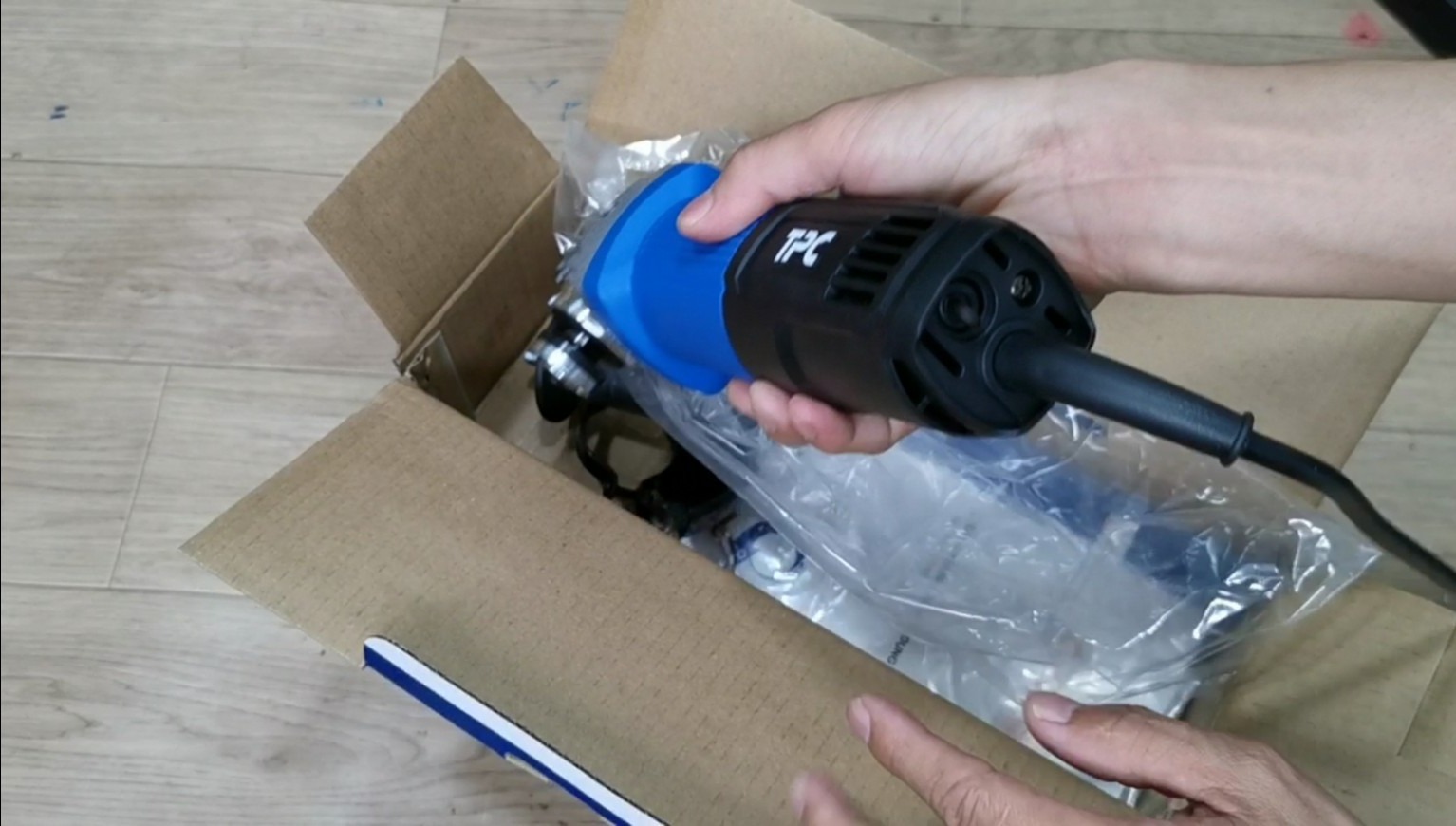 MÁY MÀI GÓC 800W TPC 9533M