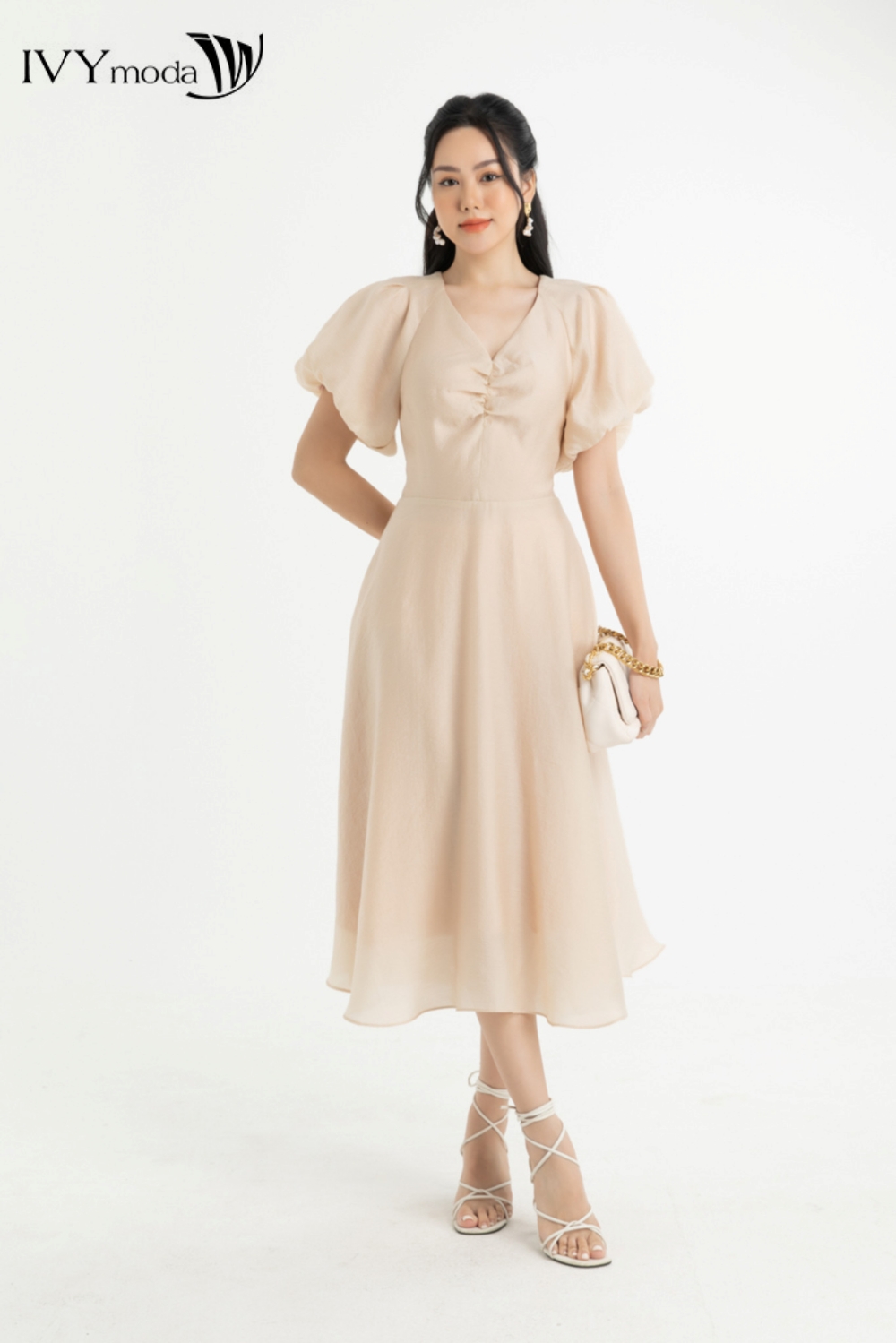 Đầm lụa xòe tay phồng IVY moda MS 48M7589