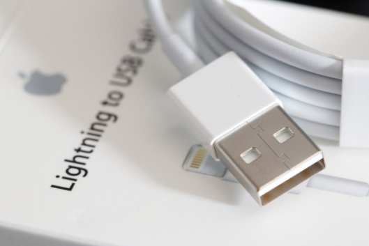 Cáp lightning iPhone chính hãng Apple