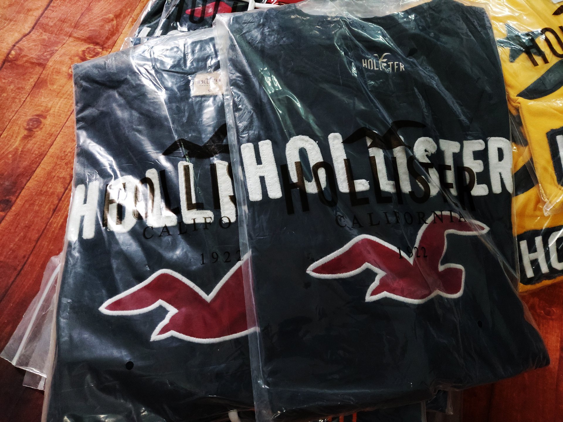 Áo thun Hollister Navy Classic