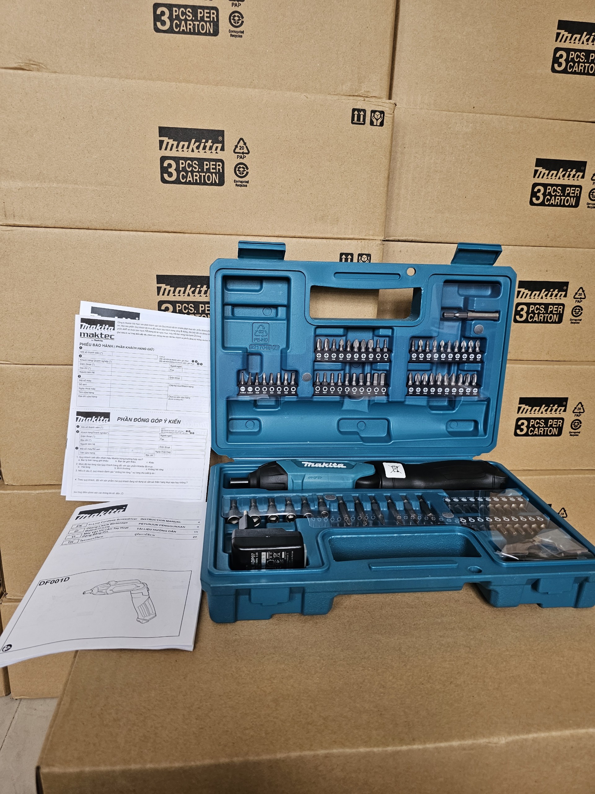 Máy bắt vít dùng pin Makita DF001DW
