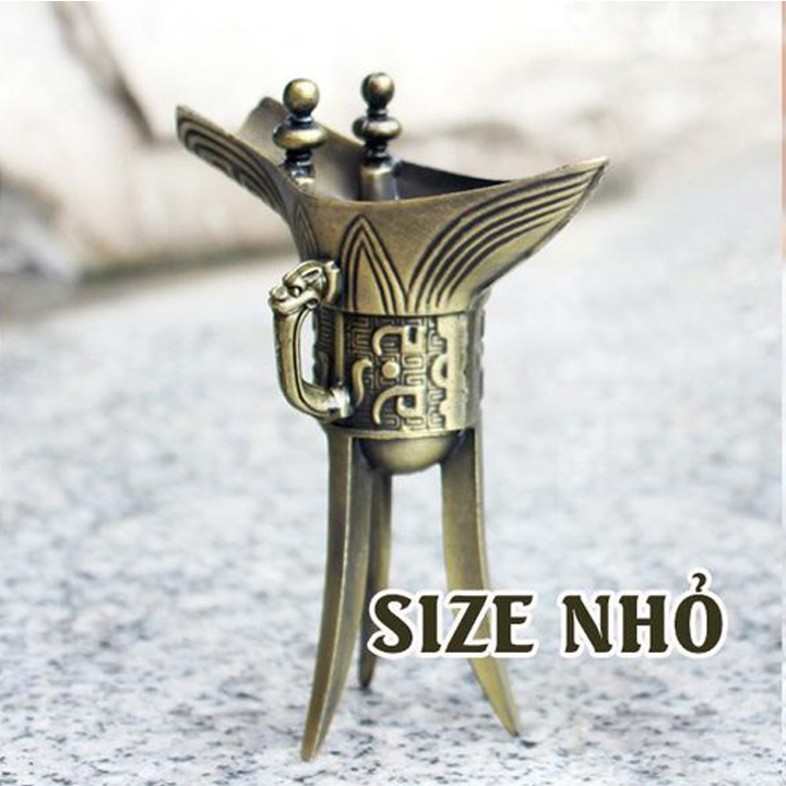 Ly uống rượu bằng đồng 3 chân giả cổ