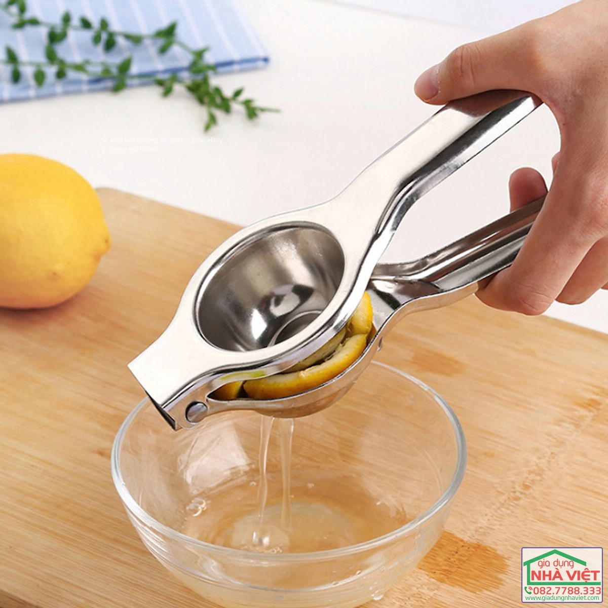 Tools lemon juicer stainless steel material safety, easy to clean.