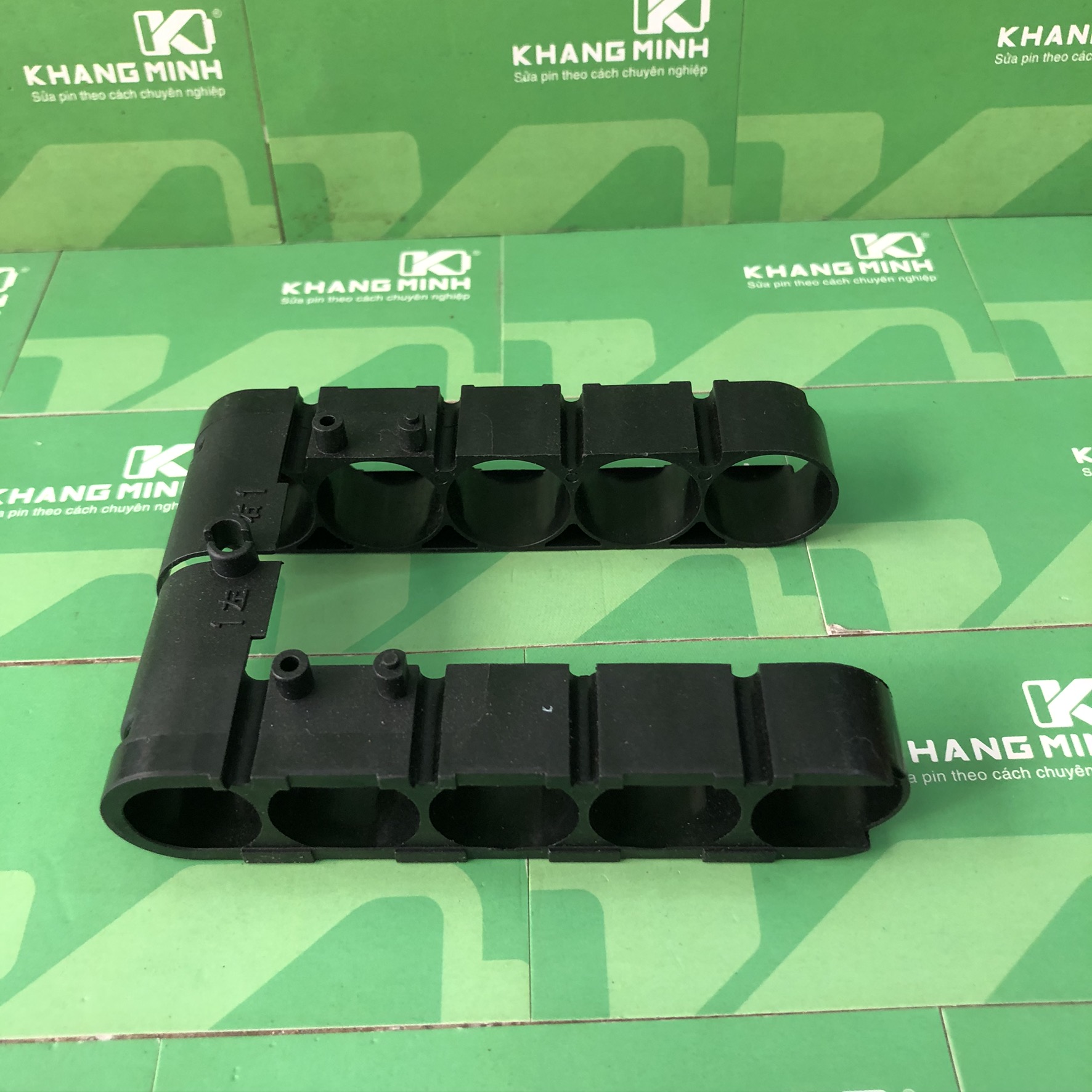 Khung pin makita 18V - 21V dùng chung vỏ pin gắn mạch sạc adaptor
