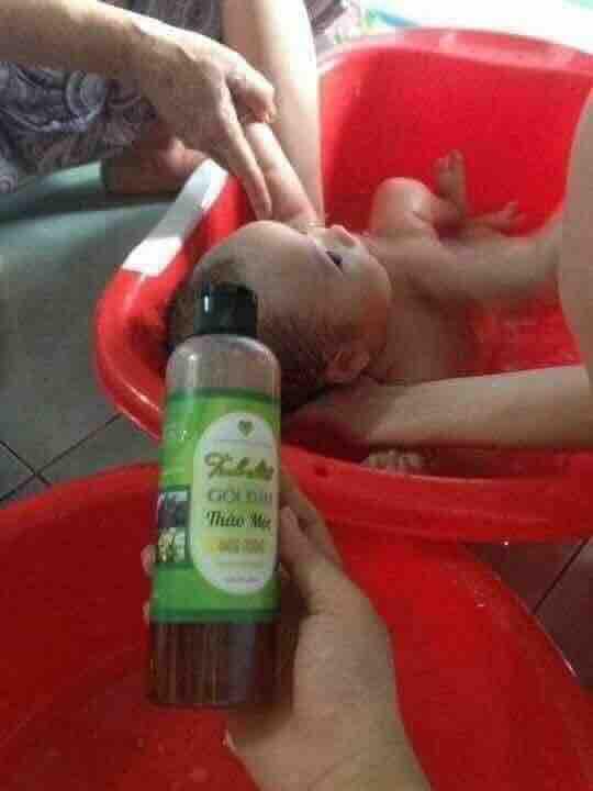 Tinh chất dầu gội thảo mộc Mẹ Ken