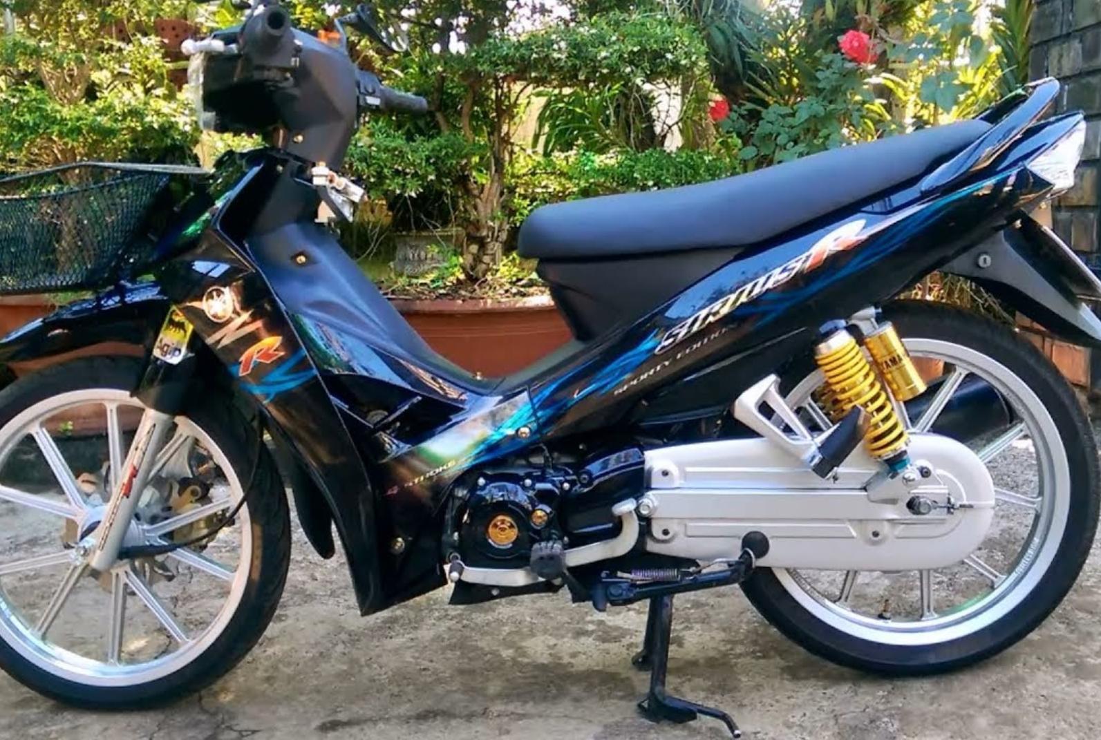 Tưm rời sirius R crom dán xe đen