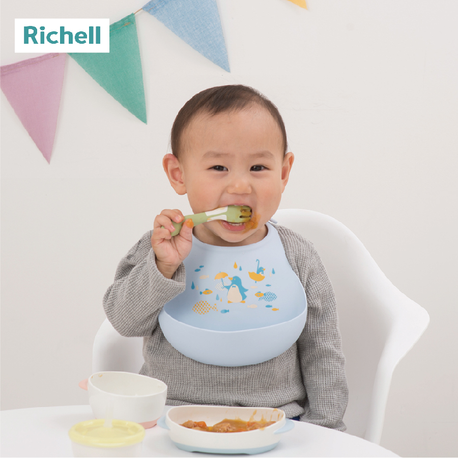 Yếm ăn dặm Richell silicone xanh