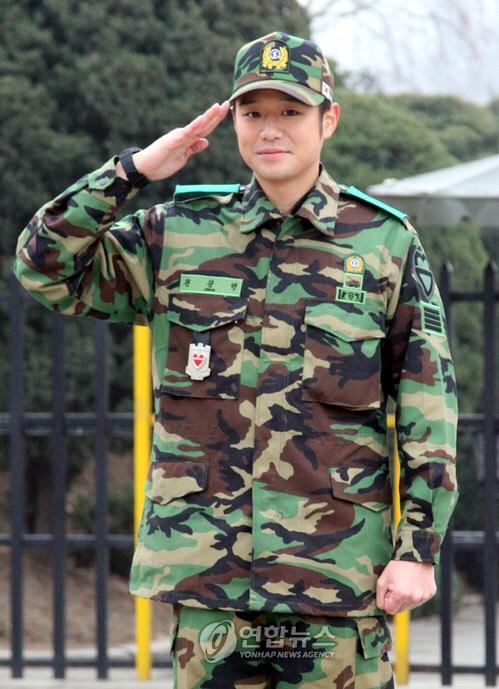 ÁO LÍNH HÀN QUỐC CỰC ĐẸP ( ÁO CÓ DÂY KÉO BẰNG ĐỒNG RẤT CHẮC CHẮN)