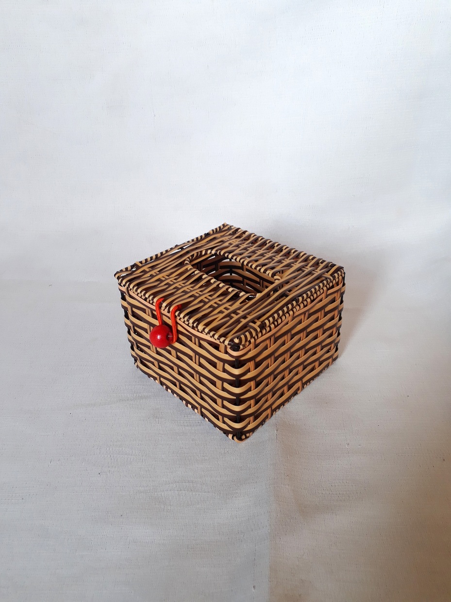 Hộp đựng giấy bàn ăn vuông giả mây (12x12x8cm)