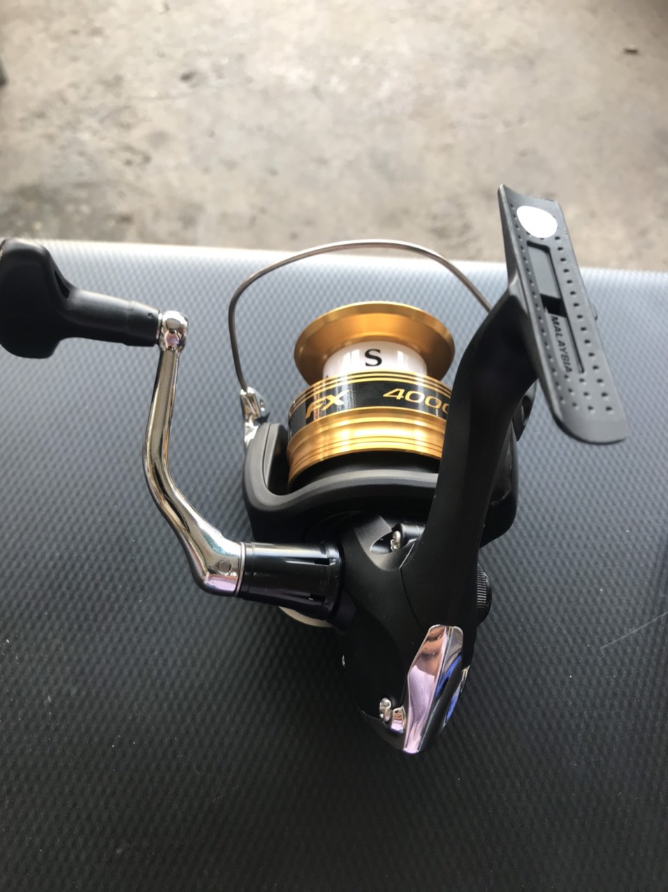 Máy câu cá Shimano FX4000 mẫu mới nhất