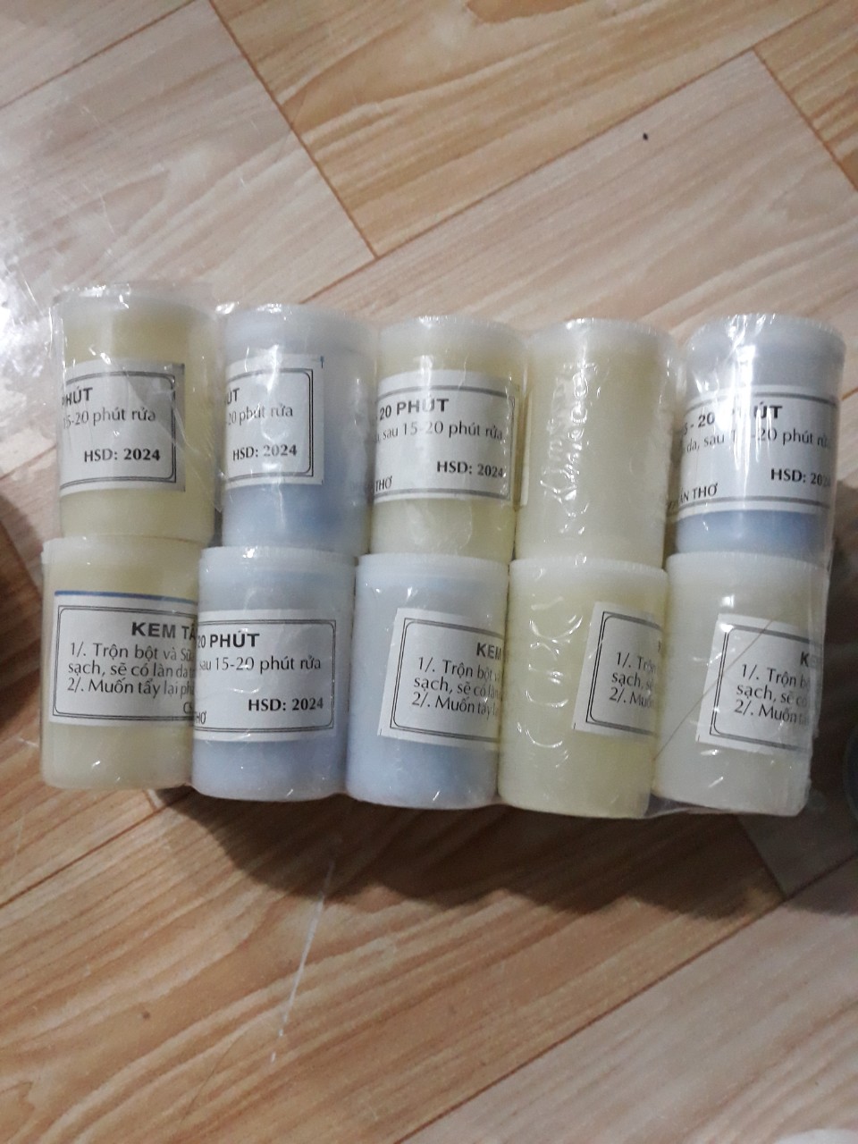 KEM TẨY TRẮNG DA CẤP TỐC