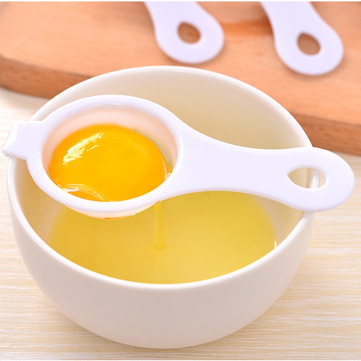 Dụng cụ tách lòng trứng loại nhỏ.