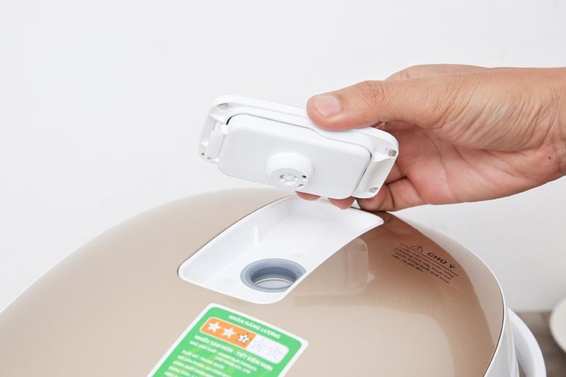 Nồi cơm điện tử Sharp KS-COM181CV-GL XẢ KHO ( 9 chức năng nấu, công nghệ nấu 2D,giữ ấm tới 12 tiếng,hẹn giờ nấu xong 24 tiếng. )