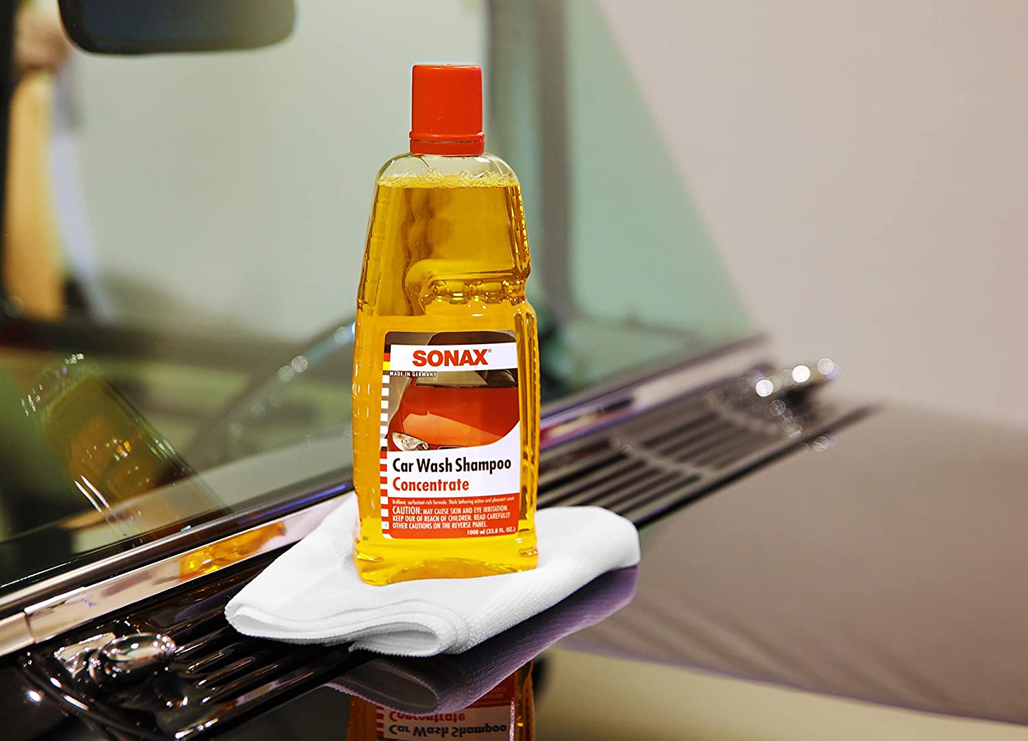 SONAX NƯỚC RỬA XE Ô TÔ ĐẬM ĐẶC (GLOSS SHAMPOO CONCENTRATE 314300)