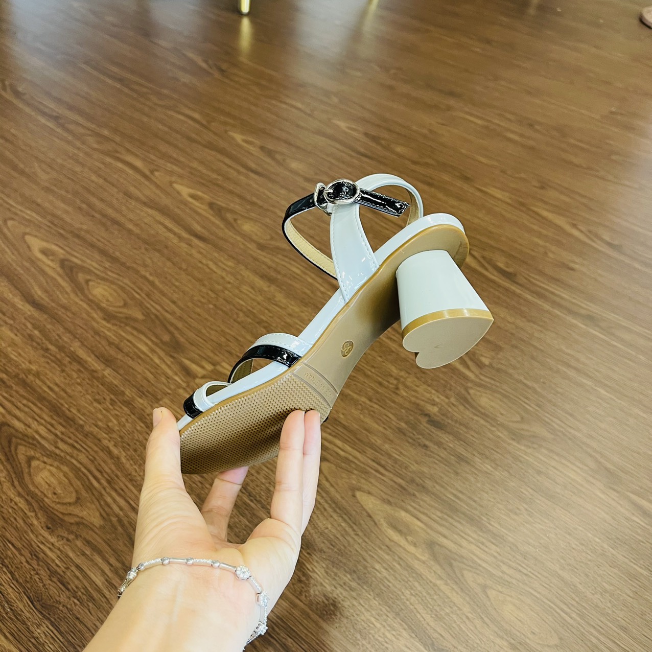Sandal gót tim 5cm quai chéo 2 dây MT3091
