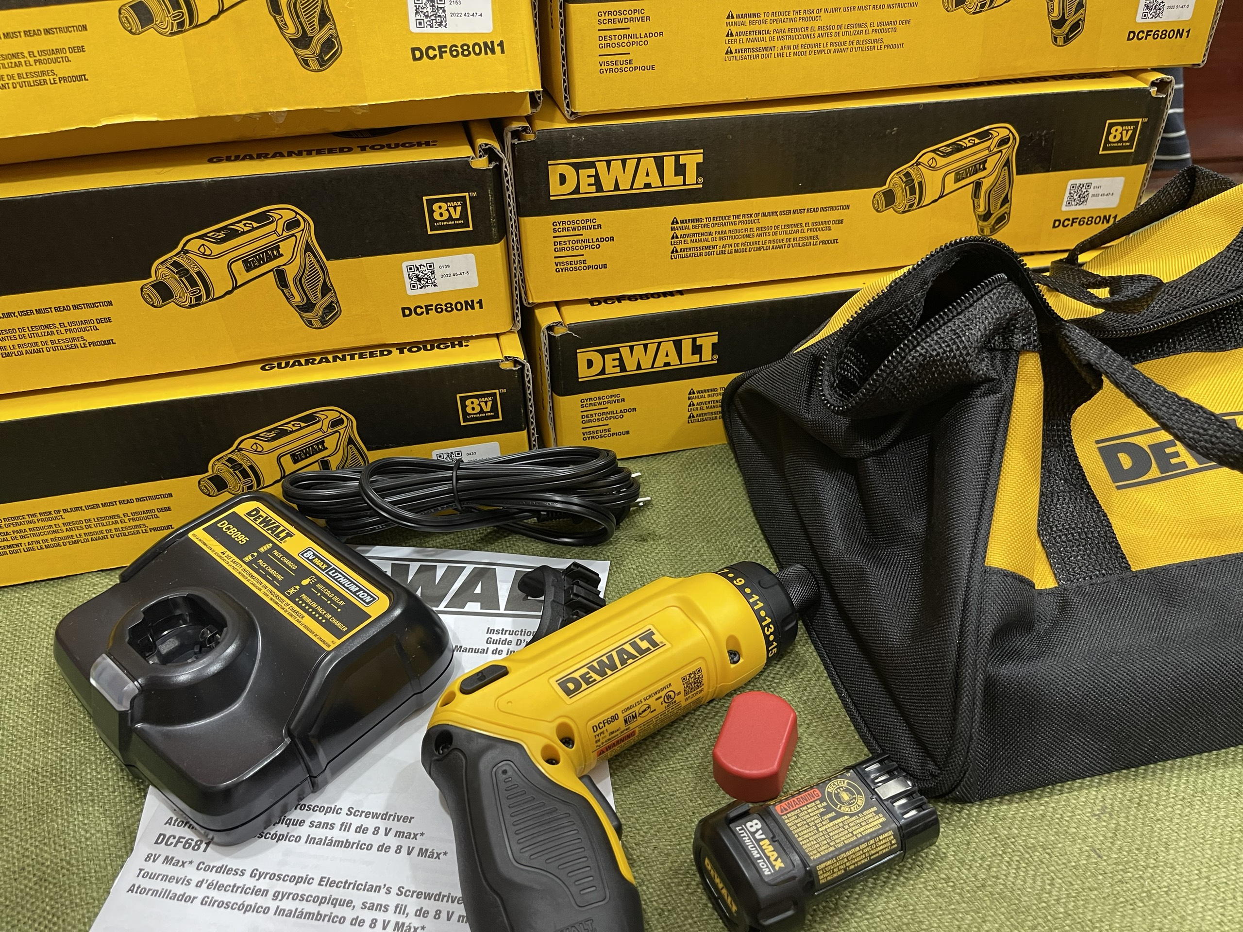 Máy vặn vít gập Dewalt DCF680N1