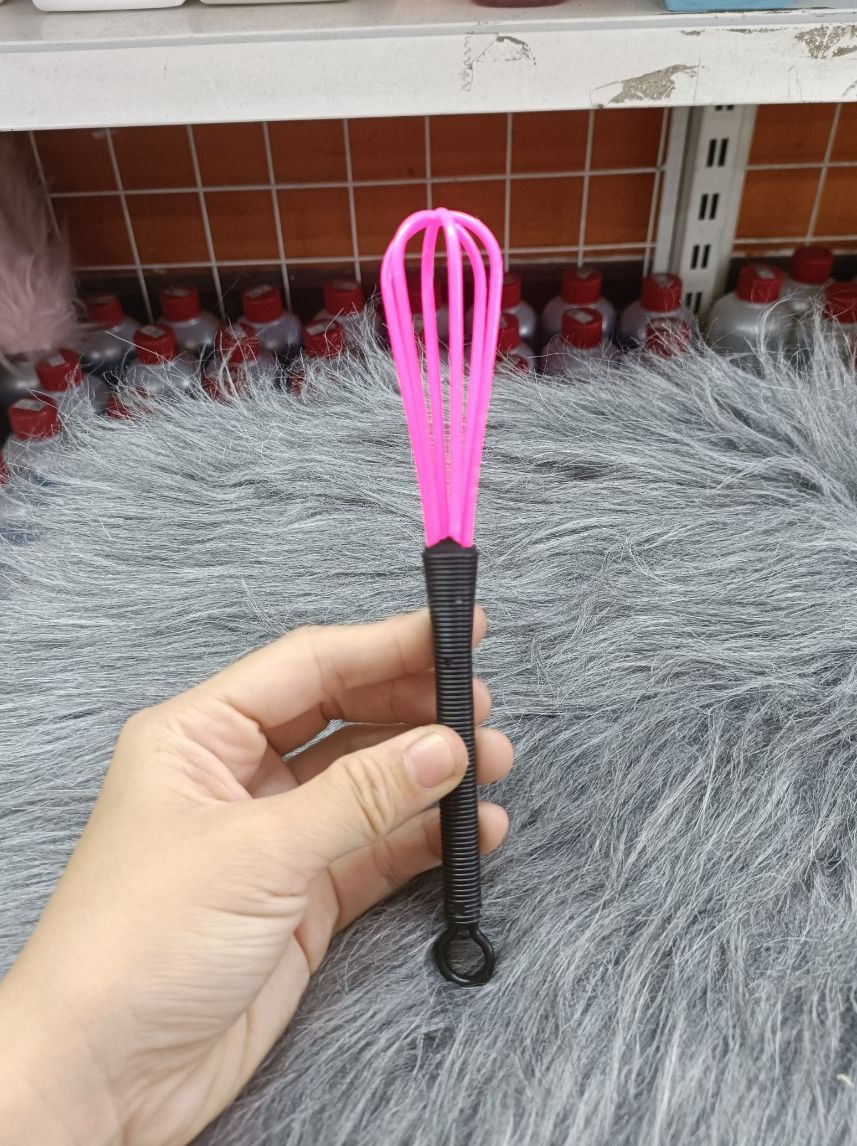 Dụng Cụ Đánh Đều Màu Nhuộm