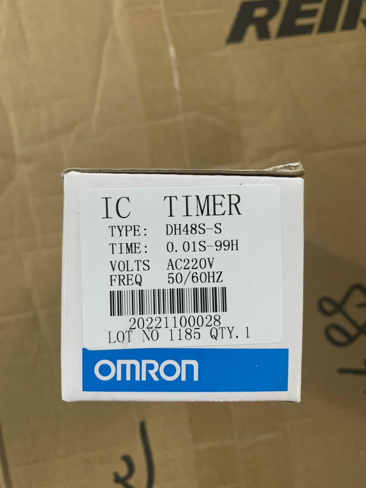 Rơle thời gian (Timer) DH48S-S OMRON mặt đỏ 220V kèm đế.