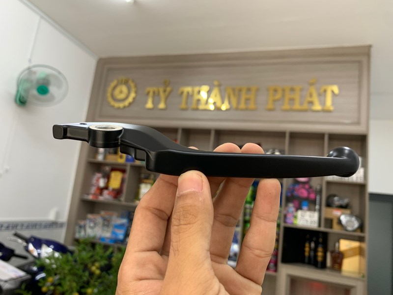 Tay thắng đĩa AB 125 2016 - 2019 Đen Phải ( 1 Cây ) 53175KVGA21